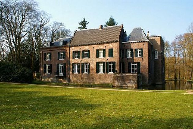 Bruiloft.DJ bij Trouwlocatie Landgoed Kasteel Geldrop