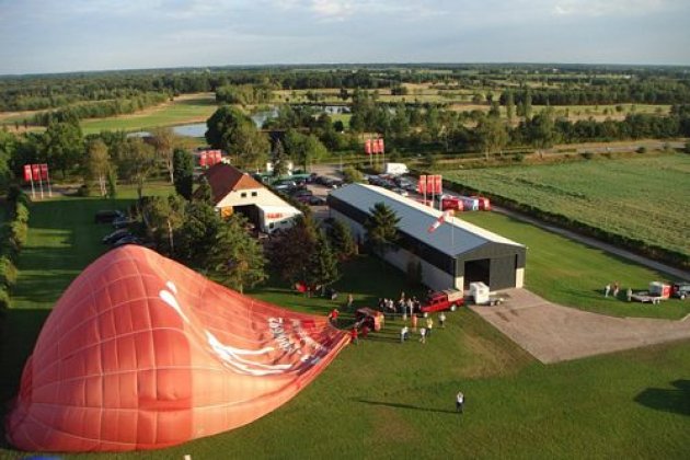 Bruiloft.DJ bij Trouwlocatie Sky Ballonvaarten Tilburg